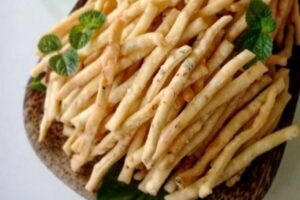 Kue bawang goreng renyah dan gurih