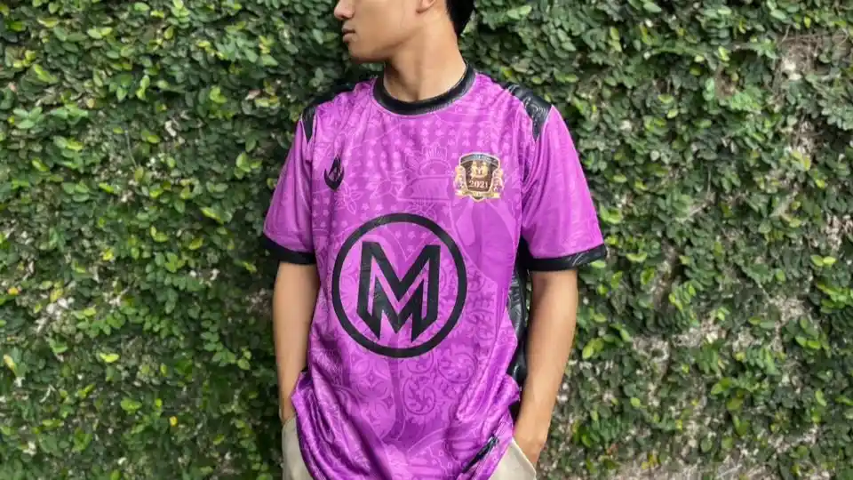 kenyamanan bahan jersey embos
