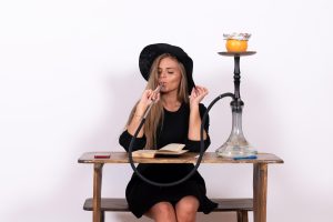 Relaxing shisha experience for women