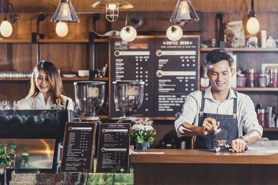Strategi Mengelola Kedai Kopi Ramai
